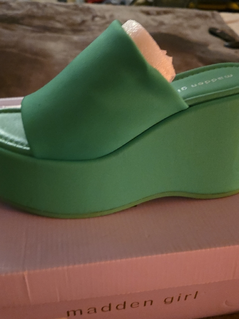 Madden Girl Bright Green Platform Slide - Picture 4 of 6